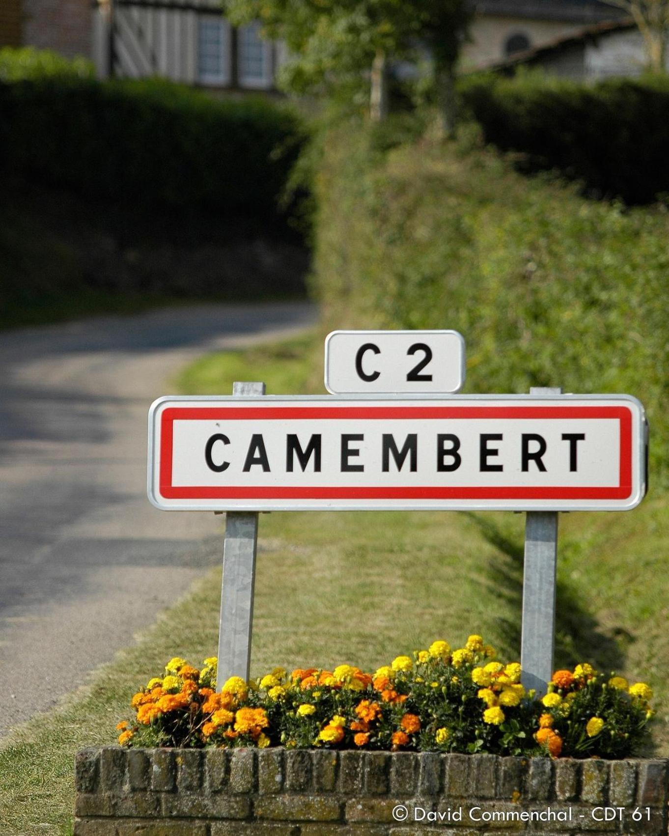 Gite Insolite "Le Coup De Foudre" Sa Vue Panoramique Vimoutiers Luaran gambar